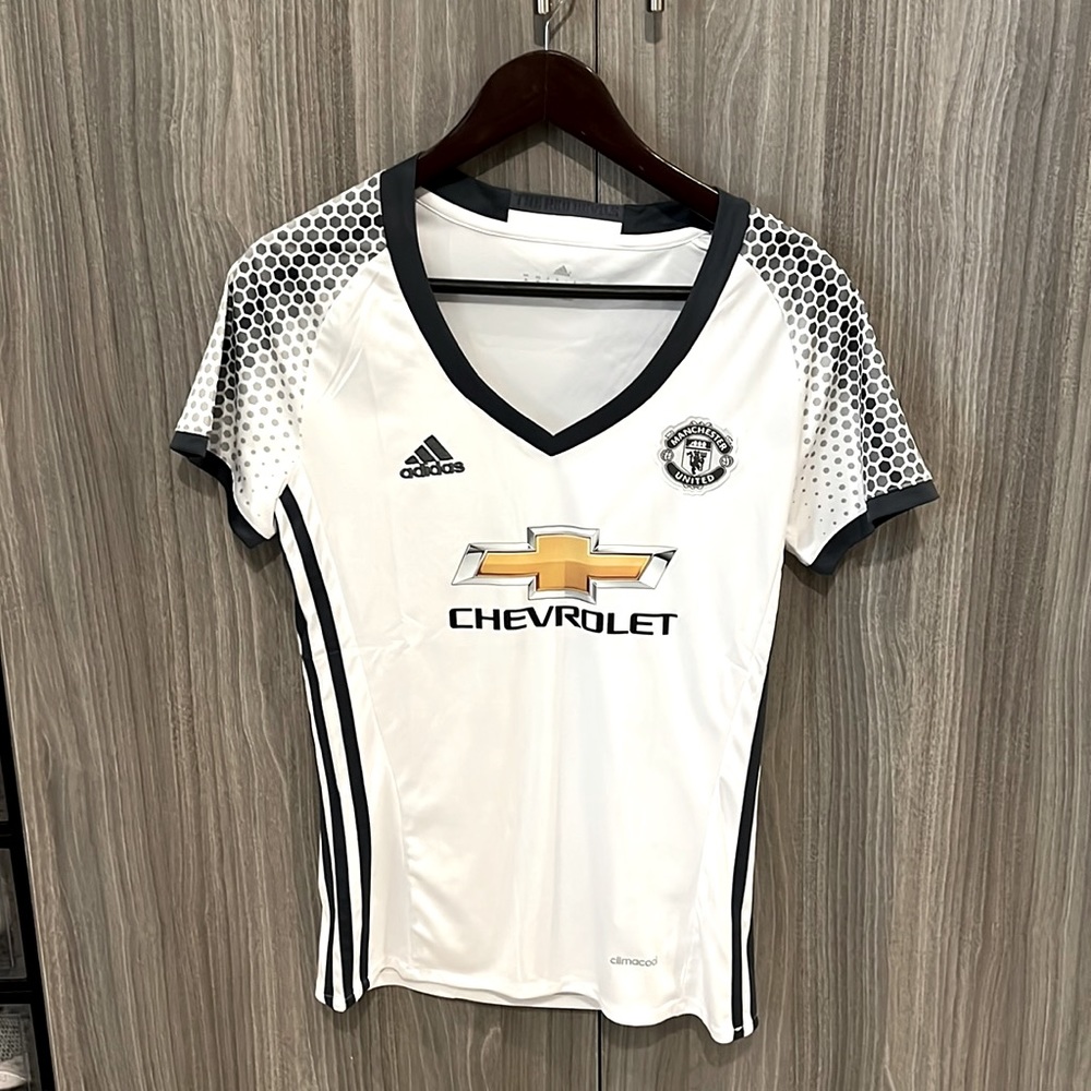 New Manchester United women’s jersey Climacool